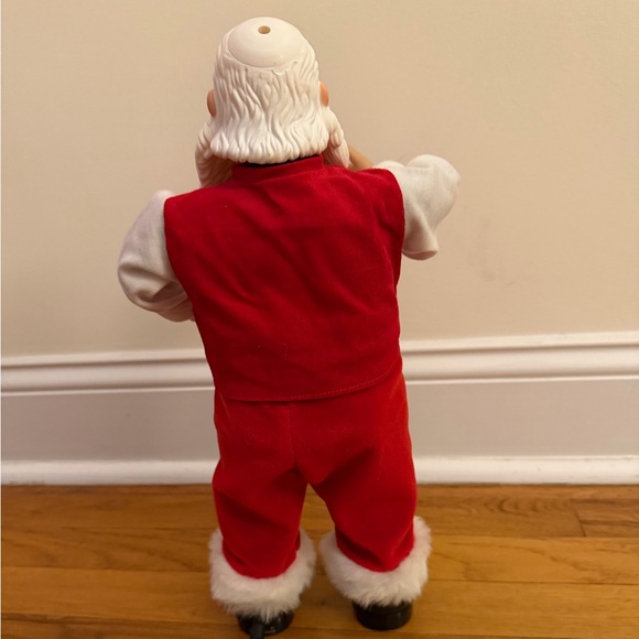 Dancing, Singing Electric Santa Claus Decoration in Red, Black and White - Picture 9 of 12